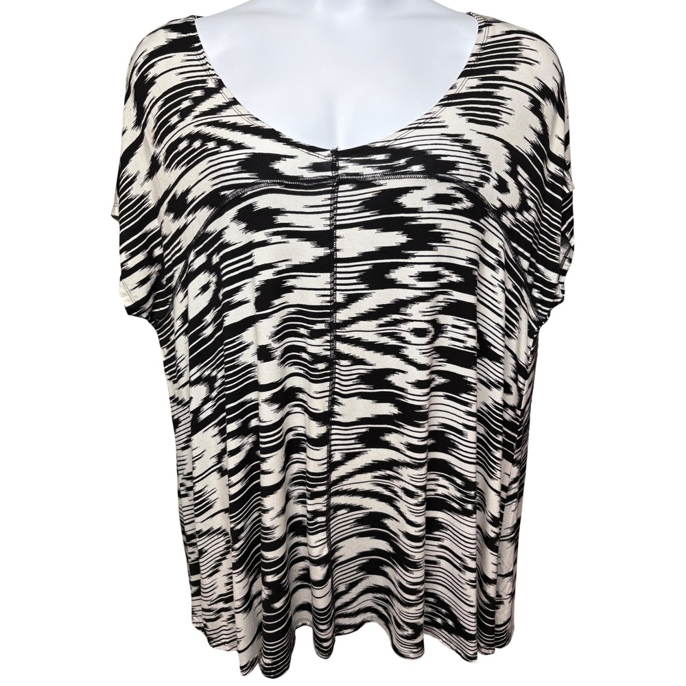 CYNTHIA ROWLEY Woman Black White Abstract V-Neck Tunic Top 3X Stretch Flowy Chic
